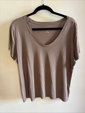 Classic V-Neck Short Sleeve Women's Top - Taupe